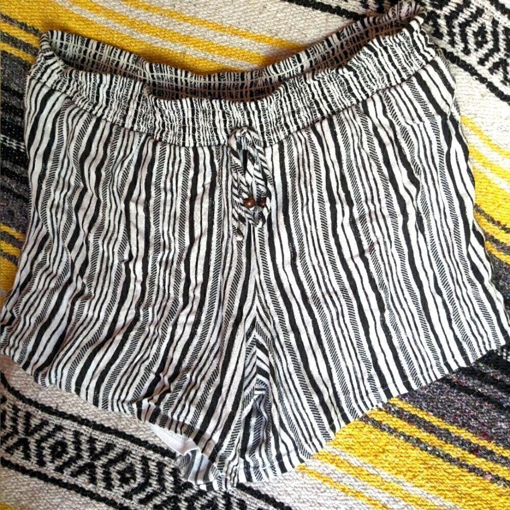 Black and white Striped Linen Shorts